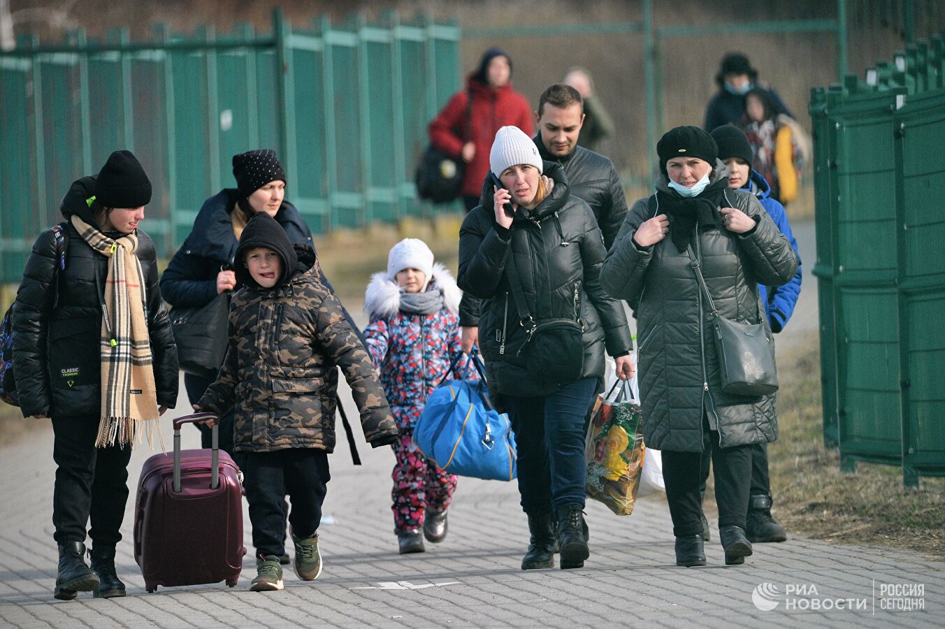 Информация об оказании помощи гражданам, вынужденно покинувшим территорию Украины, ЛНР и ДНР - Общественная дипломатия